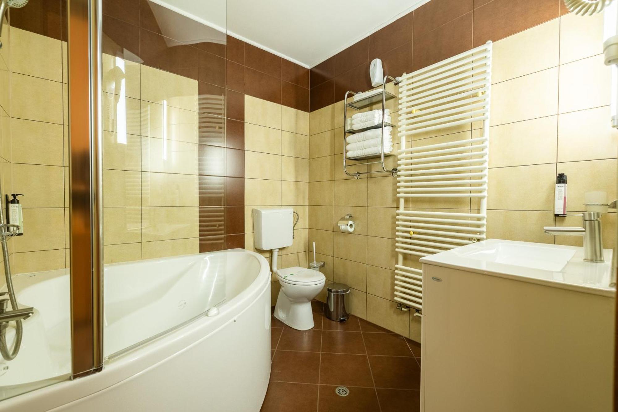 Pensiunea Floarea Soarelui Brașov Exterior foto